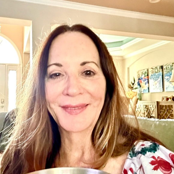 Meet your Posher, Kitty - Picture 4 of 12